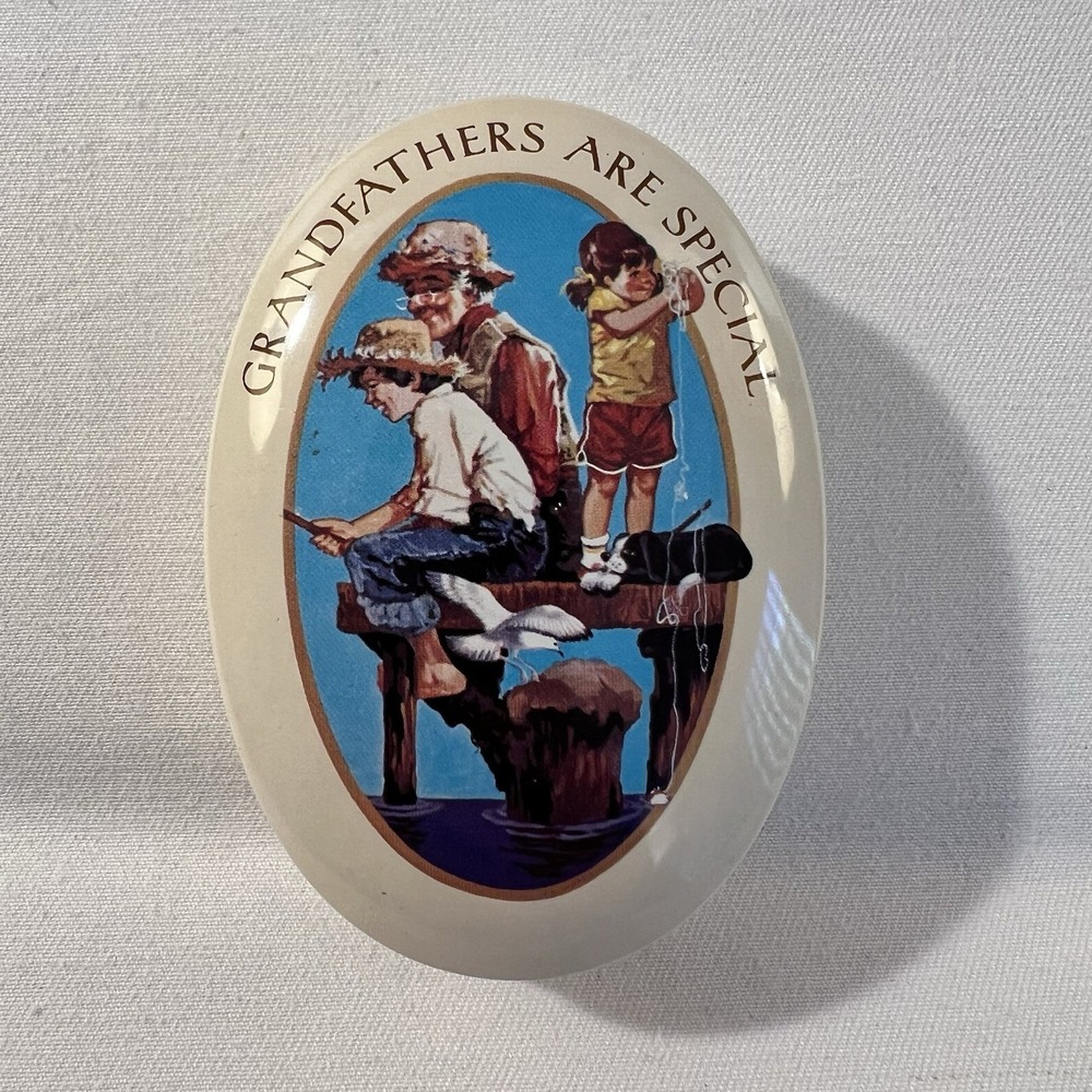 AVON Grandfathers Are Special Soap Vintage Tin Unused 1983 England Gift Bath‎